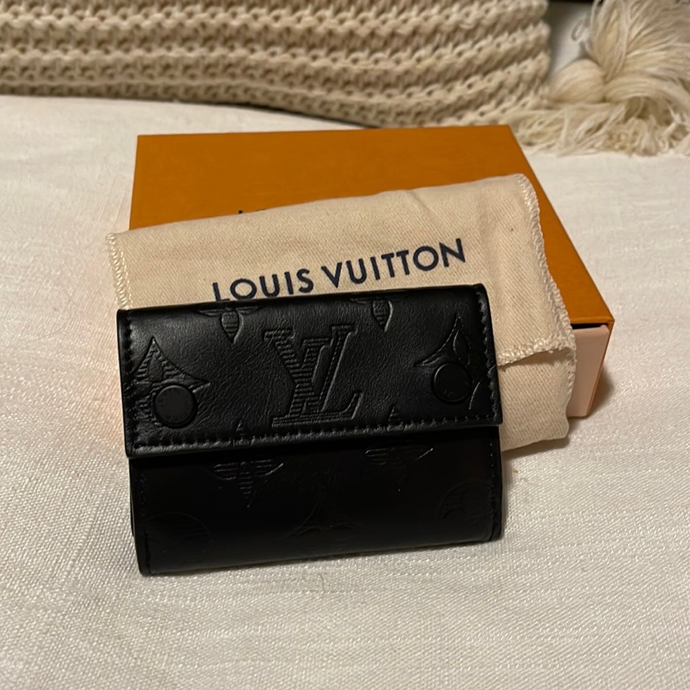 Authentic brand NEW Louis Vuitton Discovery Compact Wallet in Monogram Shadow